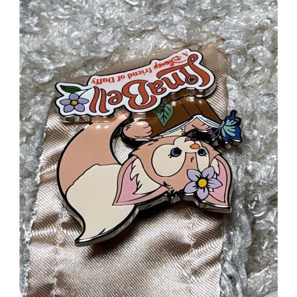 Duffy and Friends LinaBell Reading Book Pin Hong Kong Disneyland Badge 2022 HKDL - Picture 6 of 11